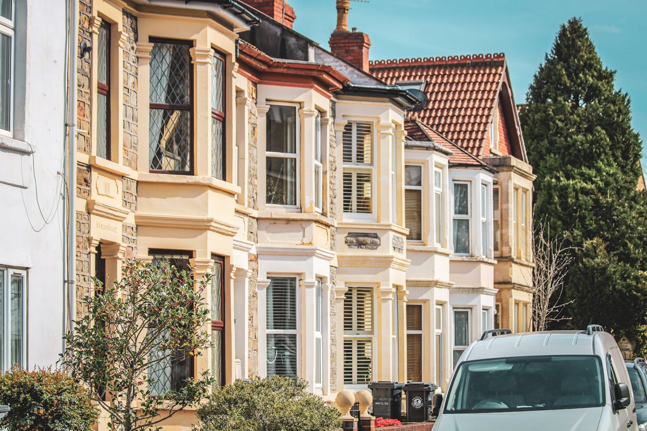 英國置業，信賴 IREIS Properties 海瑞萬仕 — 預約免費諮詢